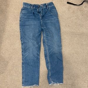 Hollister Ultra High rise Curvy mom Jean